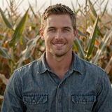 Jake, corn farmer from Iowa looking for rural dating match